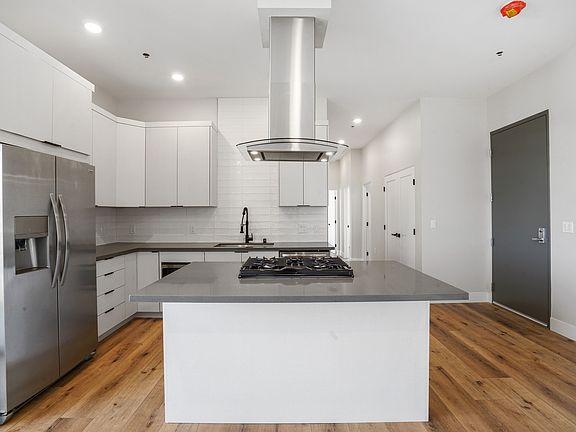 5th image of 4375 Georgia St Unit 302