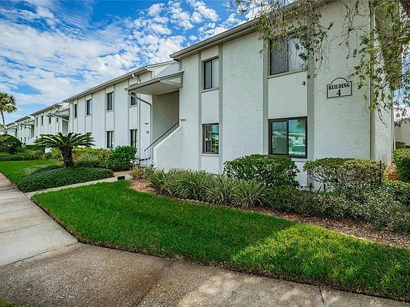 5th image of 296 Cypress Ln #296