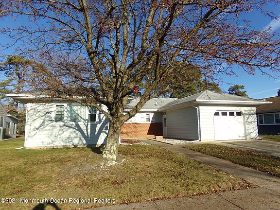 4th image of 122 Rodhos St