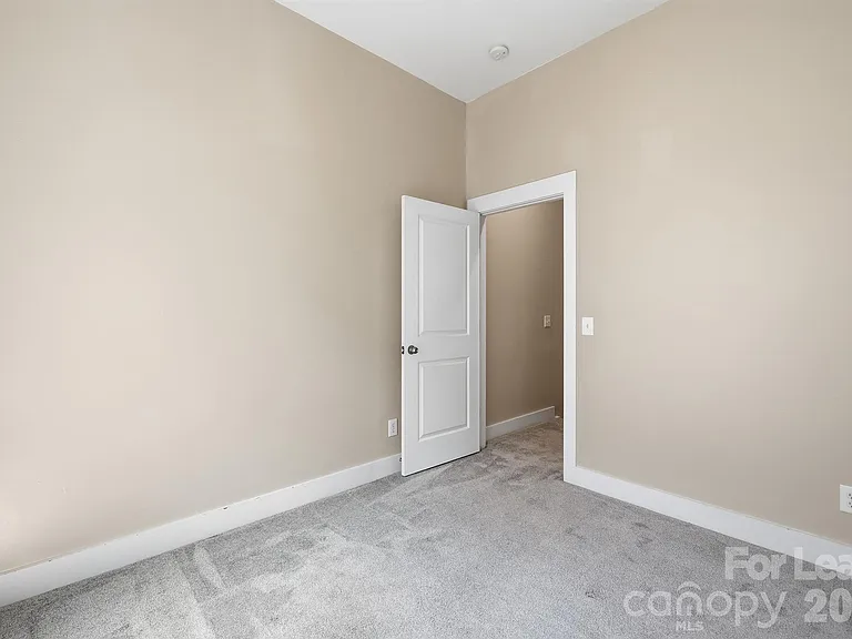 3435 Spencer St — Photo 23