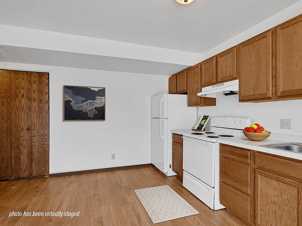 Winchester Apartments & Townhomes — Photo 4