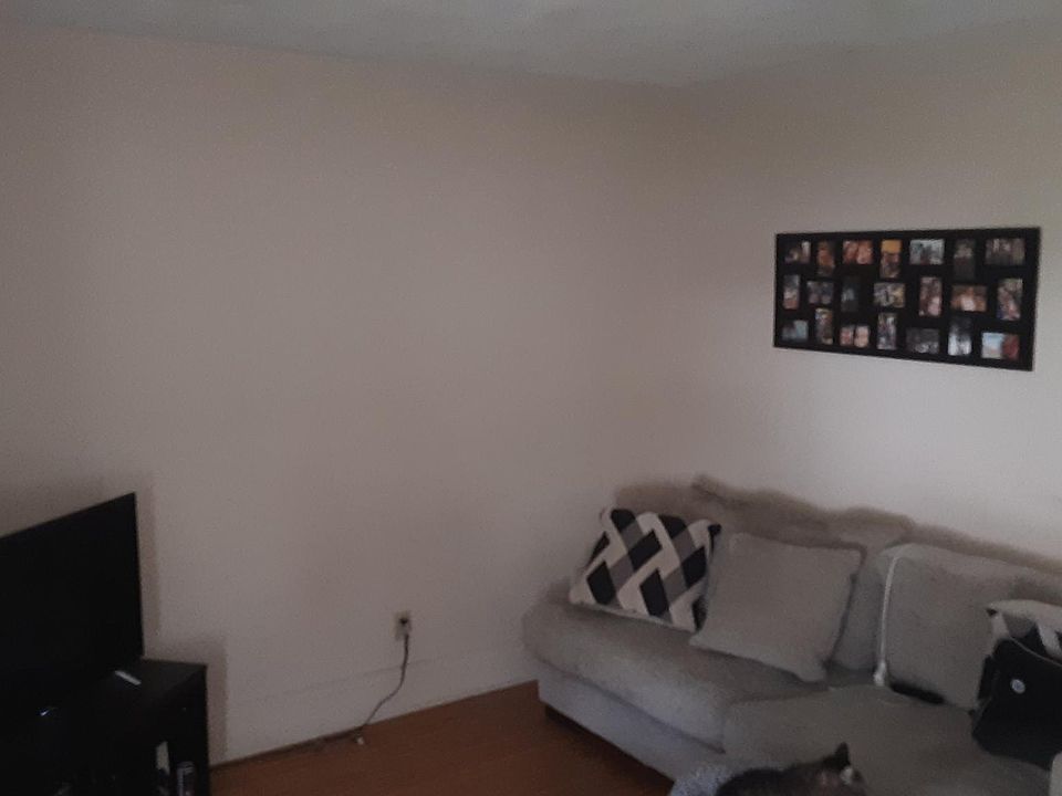 1st image of 409 1/2 W North St E