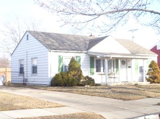 26214 Barnes St, Roseville, MI 48066
