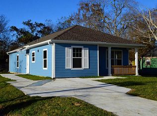 4432 12th St, Bacliff, TX 77518