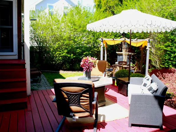 68 W Narragansett Ave, Newport, RI 02840