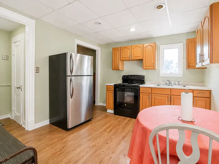1817 Ontario Ave #1 — Photo 11