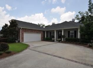 200 Riverwood Dr, Saint Rose, LA 70087
