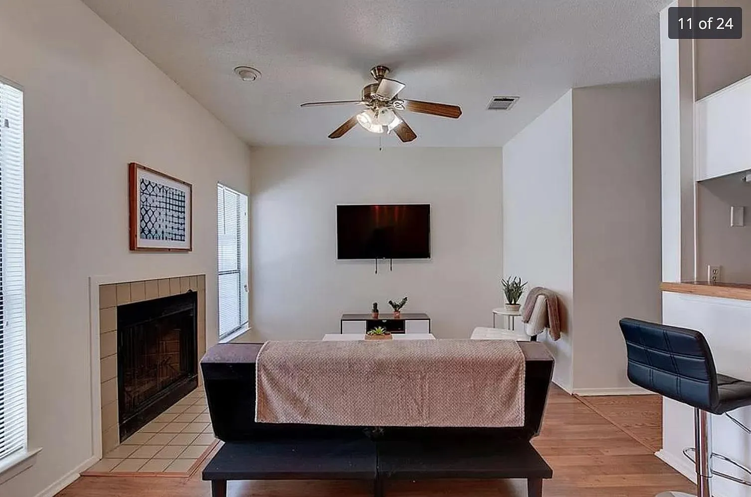 2 bed, 639 sqft, $1,800 — Photo 2