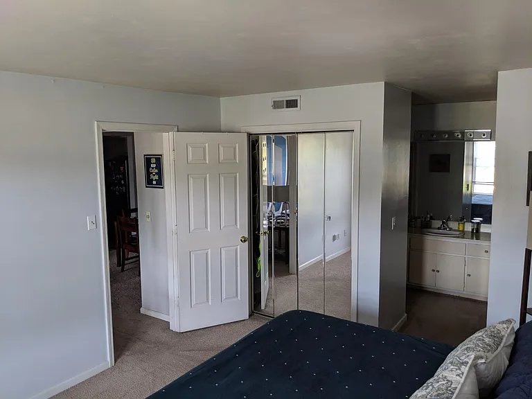 246 Hillsboro Pl — Photo 2