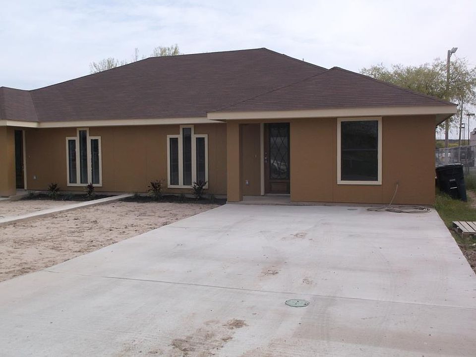 1st image of 439 Daisy Diaz Dr