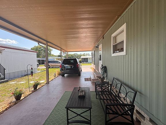 3rd image of 518 Live Oak Ln