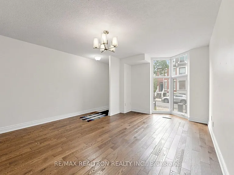 30 McGill St — Photo 3