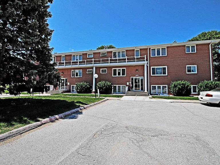 Flats on 75th — Photo 2