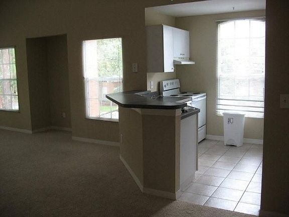 Breakfast Bar in Kitchen!