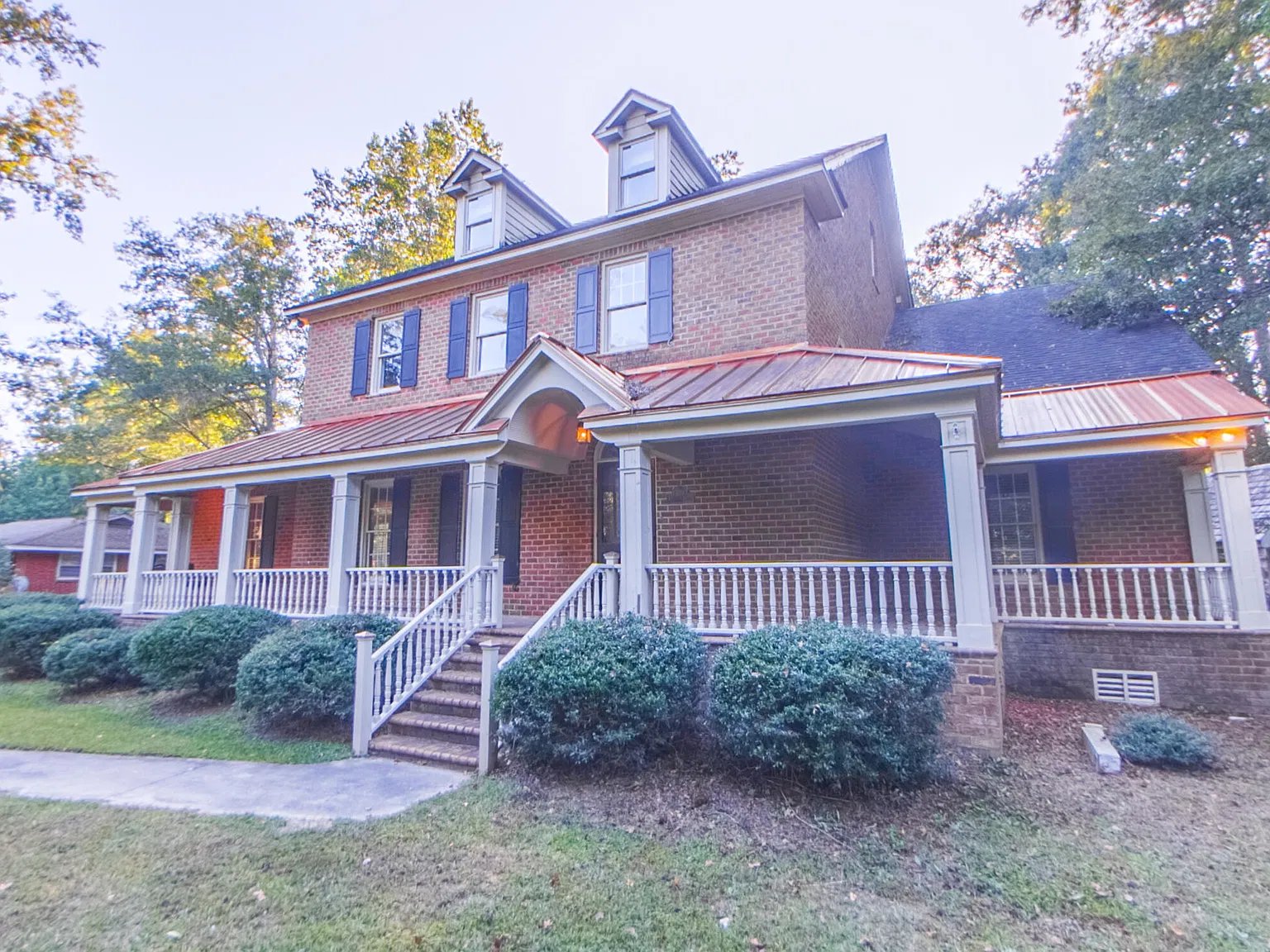5 bed, 5.5 bath, 4601 sqft, $3,800 — Photo 2