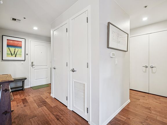 5th image of 1718 NE 11th Ave APT 204