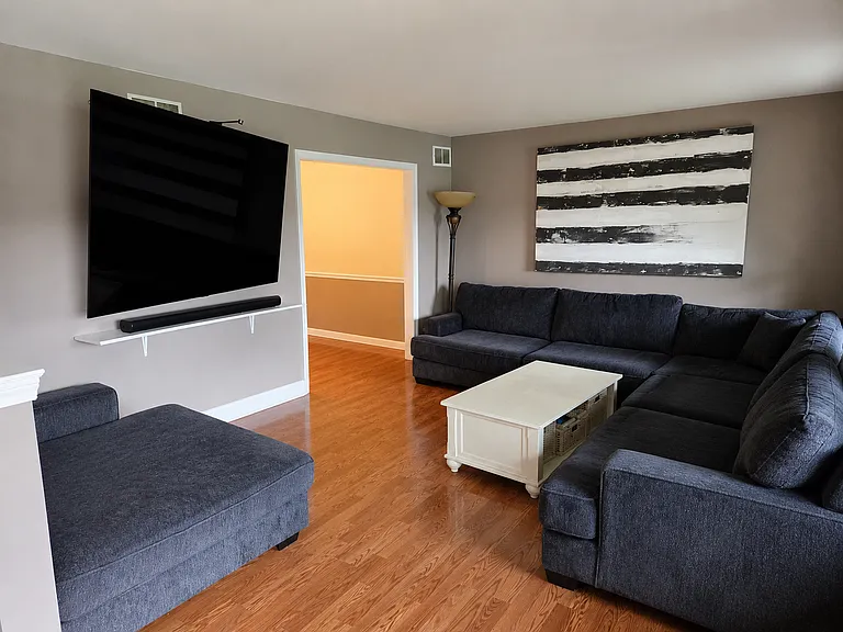 2317 Lawnwood Ct — Photo 3