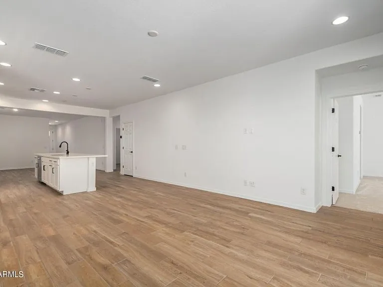 17318 W Surrey Dr — Photo 13