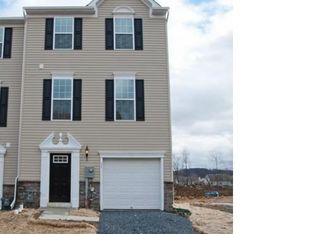 11 Pink Rose Ln, Easton, PA 18045