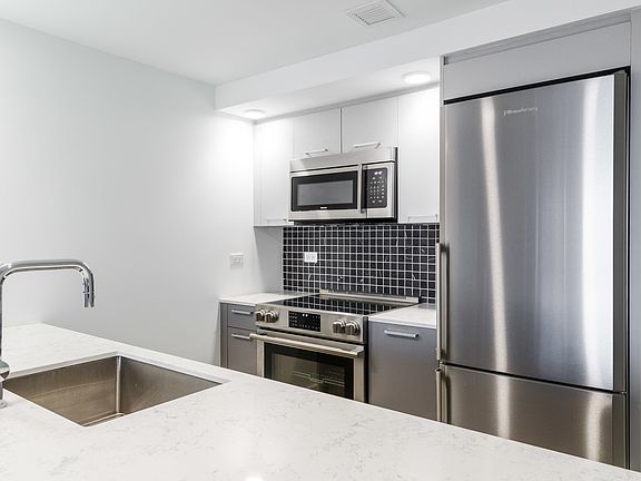 5th image of 15 Bridge Park Dr #13CC