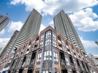 4130 Parkside Village Dr #3702, Mississauga, ON L5B 0L7