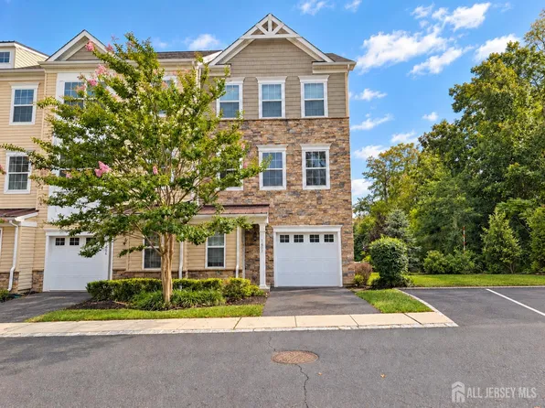 1607 Hights Farm Rd S, Monroe Township, NJ 08831