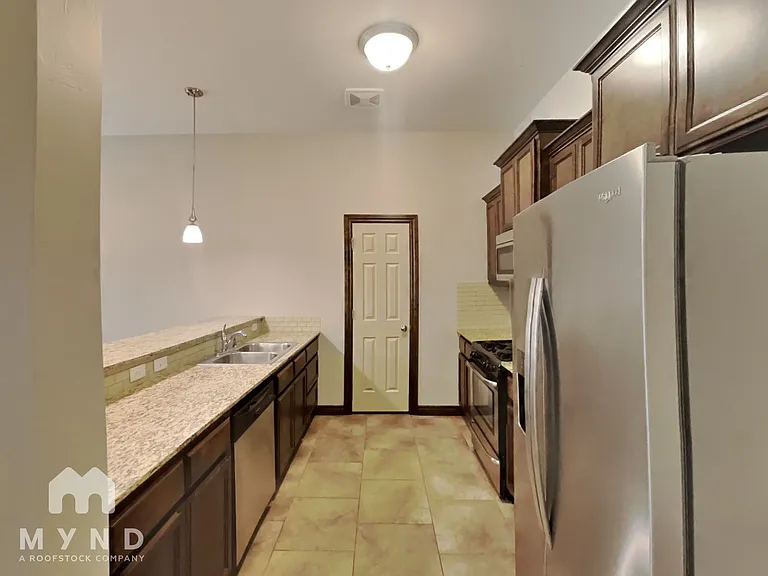 1114 Merlin Dr — Photo 7
