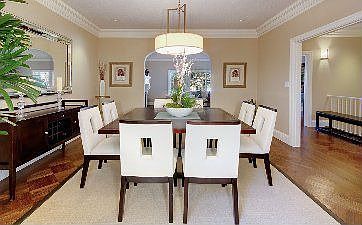 :: 2569 Greenwich Street