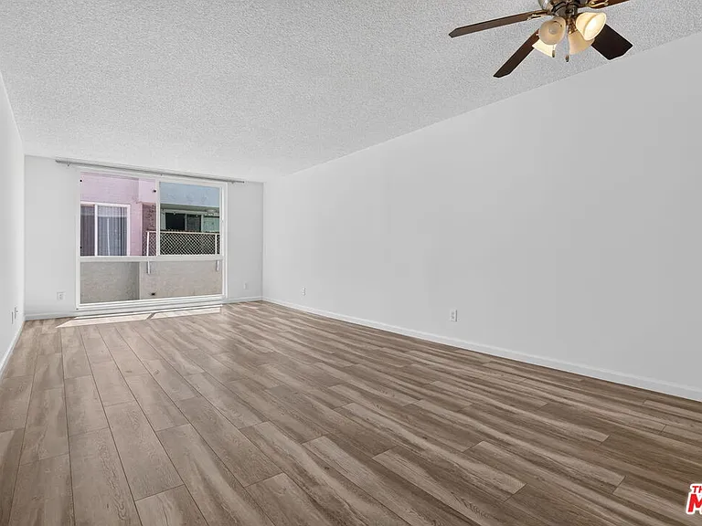 311 Montana Ave #302 — Photo 12