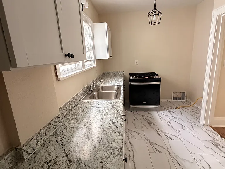 4311 Burnham Ave #1 — Photo 6