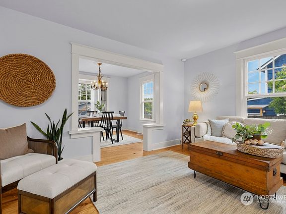 4th image of 5024 N Vassault Street