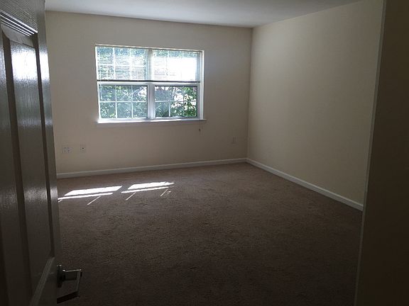 4th image of 111 S Broadway APT 3A