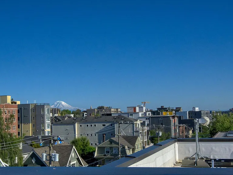 121 12th Ave E #307 — Photo 17