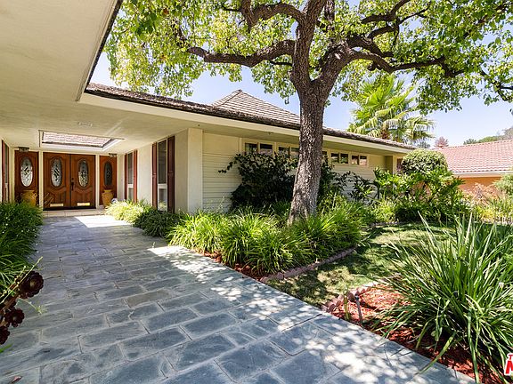 2nd image of 3165 Hodler Dr