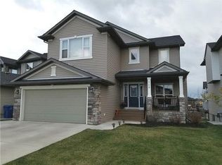 108 N Seagreen Ln, Chestermere, AB T1X 0E8