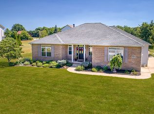 1482 Countryside Dr, Mogadore, OH 44260