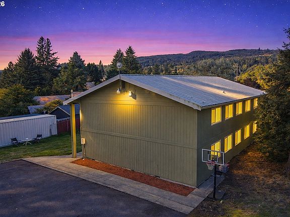 4th image of 3244 Old Lewis River Rd