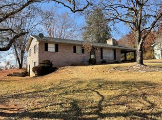 815 Pleasant View Dr, Dandridge, TN 37725