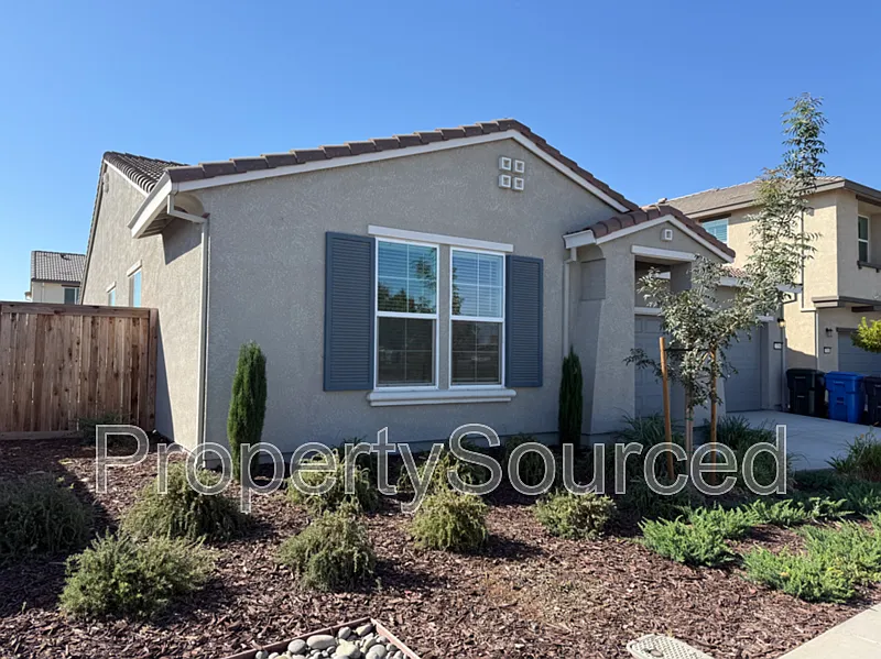 4 bed, 3.0 bath, 2178 sqft, $2,850 — Photo 2