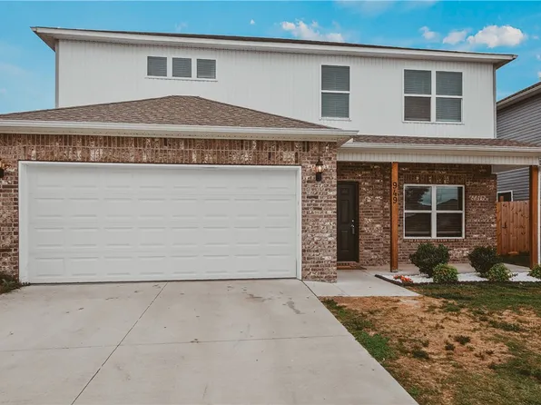949 E Sparrow Cir, Fayetteville, AR 72701