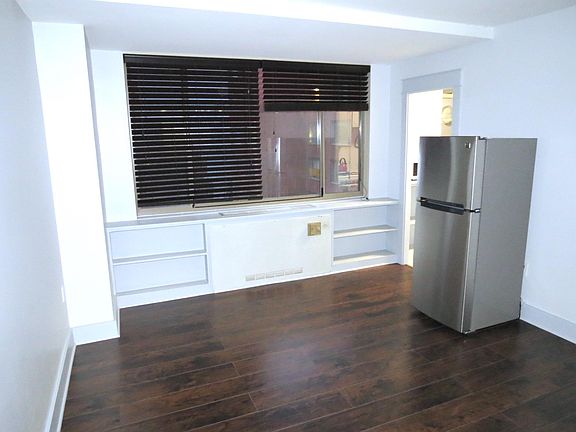 5th image of 1111 Arlington Blvd APT 722