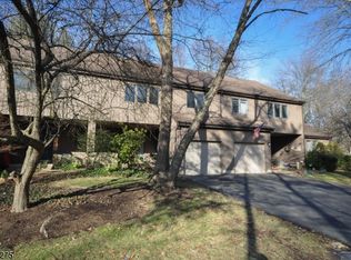4 Lynn Ct, Morristown, NJ 07960