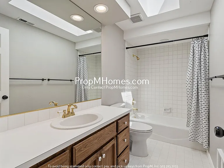 12200 SW 128th Ave — Photo 23