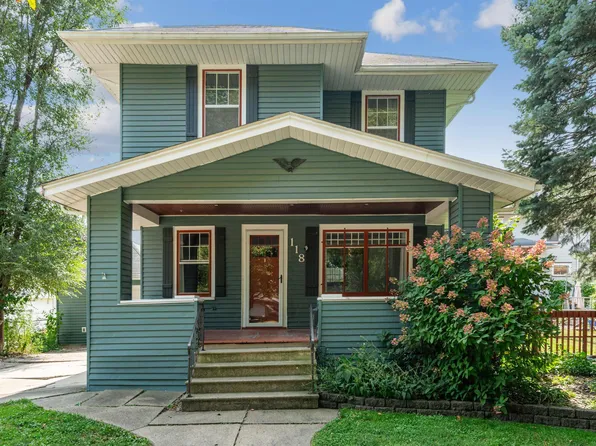 118 W 11th St, Cedar Falls, IA 50613