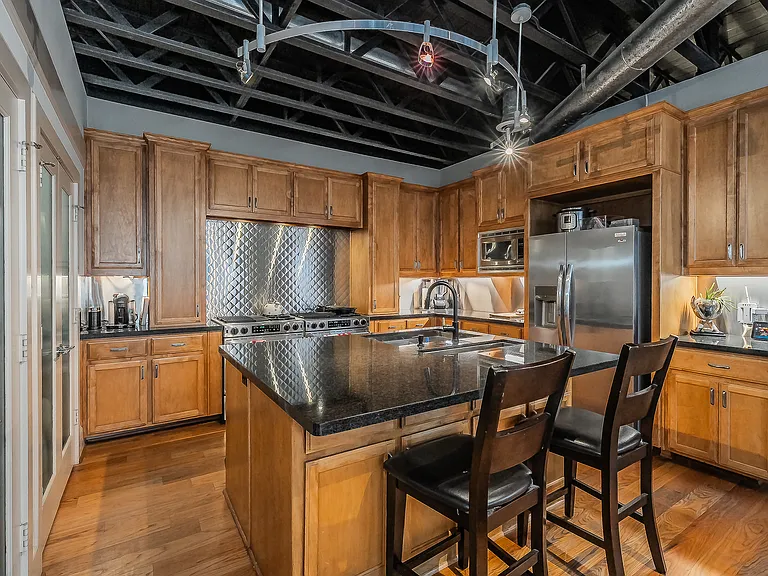 3911 Gilbert Ave #G — Photo 17