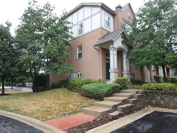 2nd image of 1094 N Claremont Dr