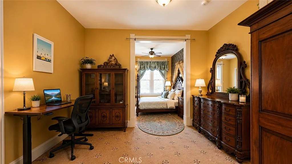 1 bed, 275 sqft, $2,380 — Photo 2