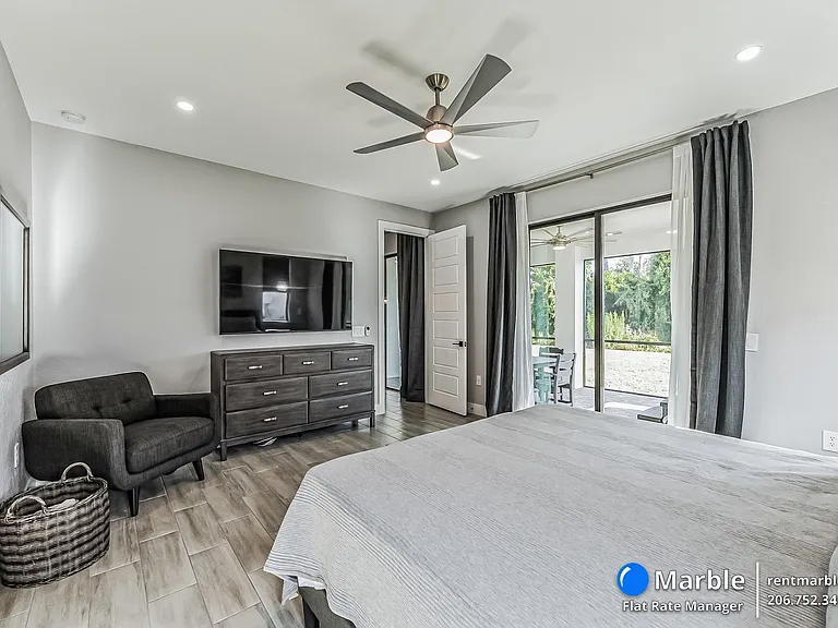 4618 Catalina Ln — Photo 27
