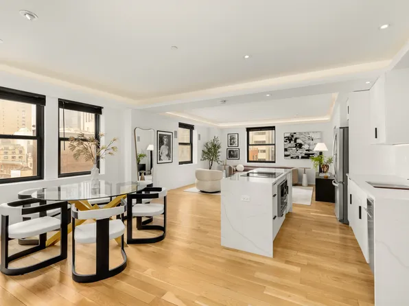 160 Central Park South 1730 image 3 of 8