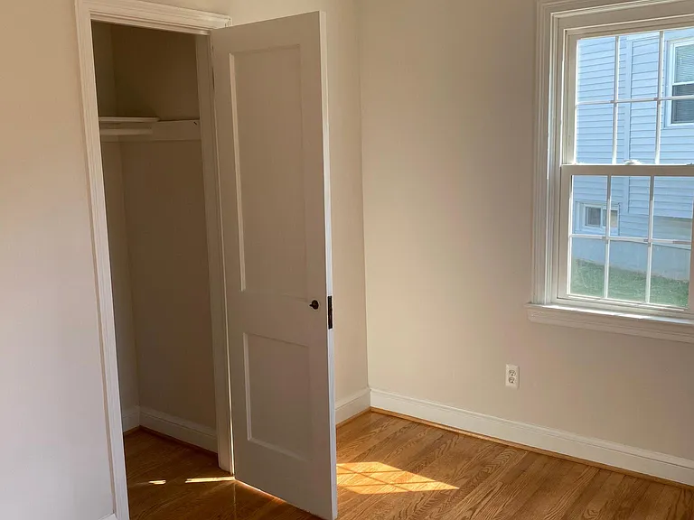 2514 S Kenwood St — Photo 11